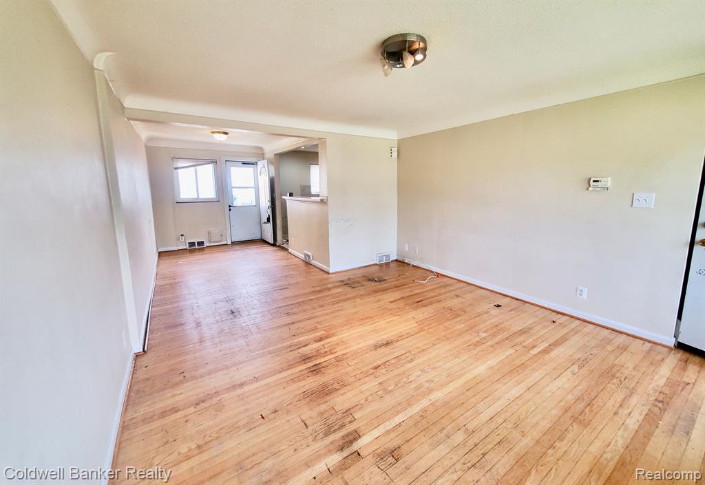 11006 Middlebelt Road Livonia, MI 48150 - Photo 4 of 13