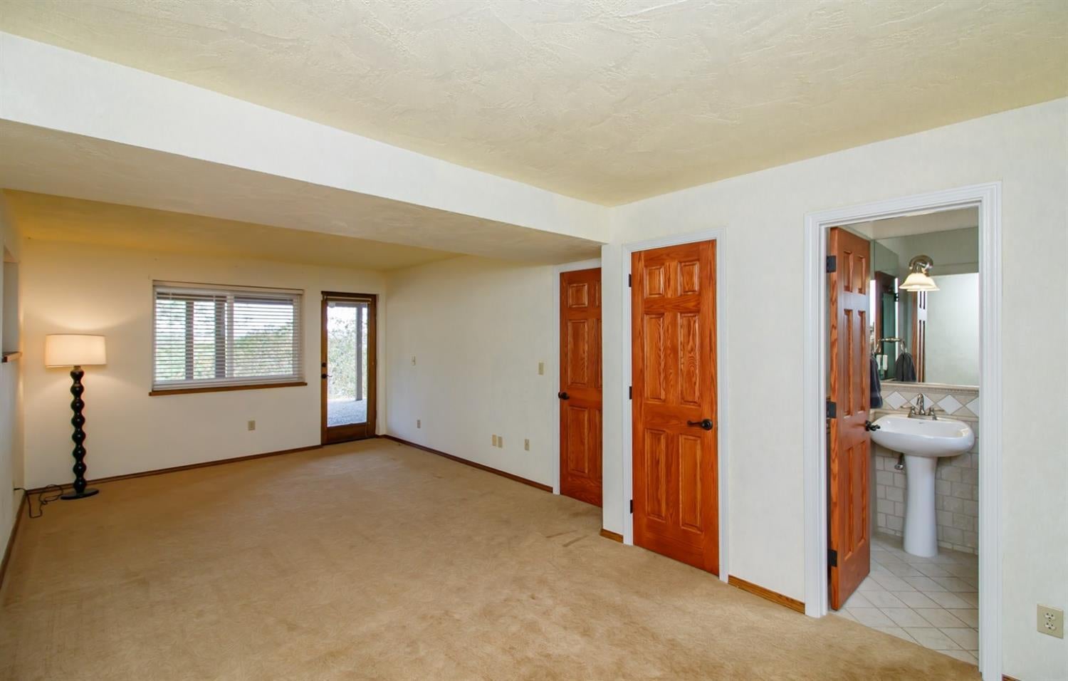 3800 Walker Creek Road Central Point, OR 97502 - Photo 23 of 35 Nice size lower level bedroom 3 of 4