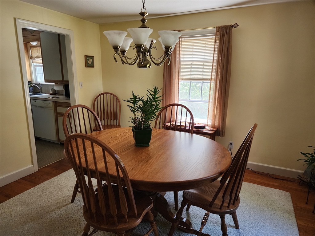 235 Chalmers Street Springfield, MA 01118 - Photo 14 of 29