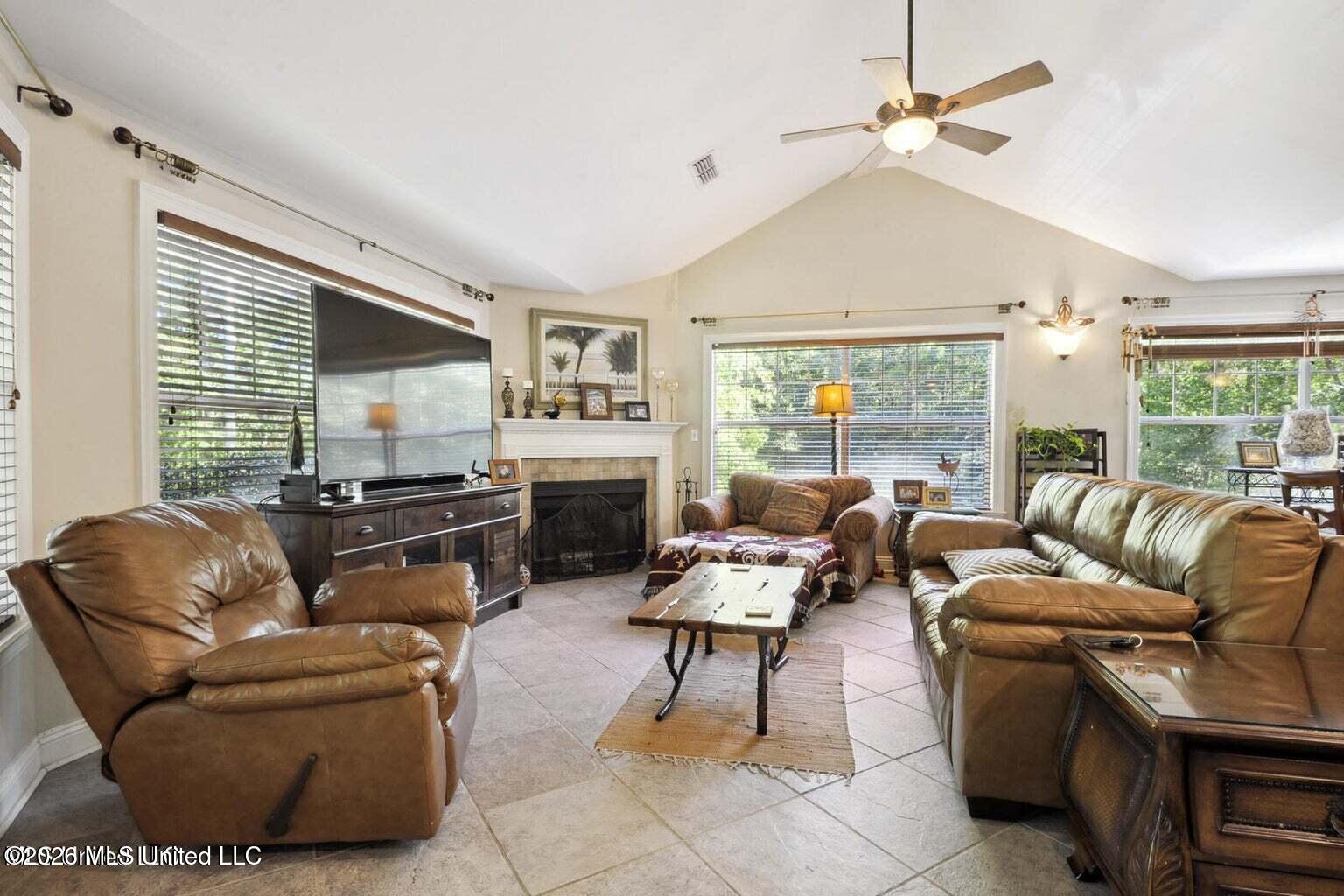 12216 Sandy Hook Lane Gulfport, MS 39503 - Photo 7 of 18 20220728183540586848000000-o