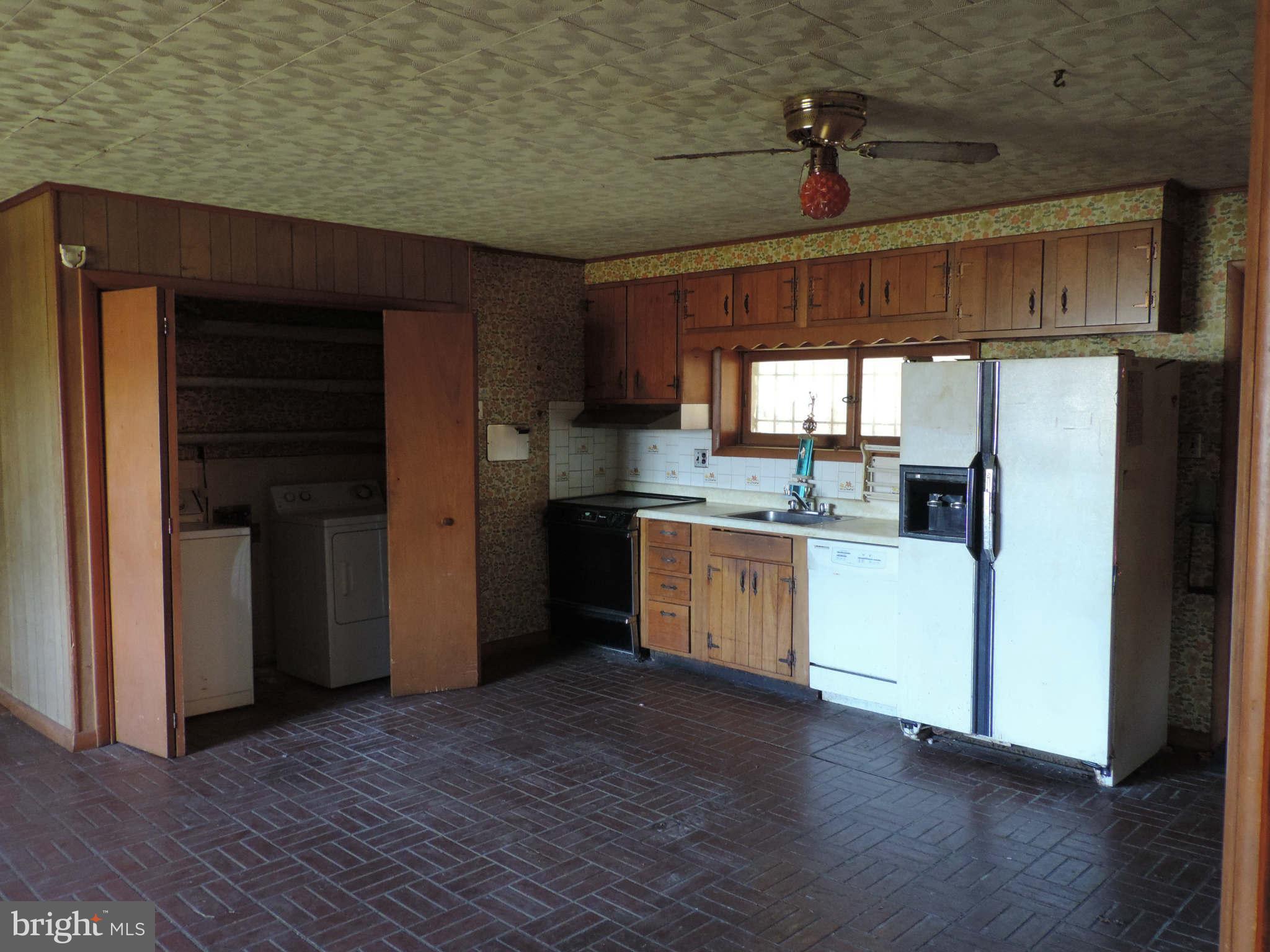 2345 Cromwell Bridge Road Baltimore, MD 21234 - Photo 8 of 15 Kitchen