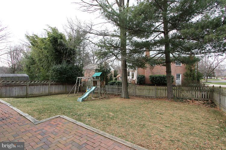 8400 Aqueduct Road Potomac, MD 20854 - Photo 4 of 25 Exterior (Front)