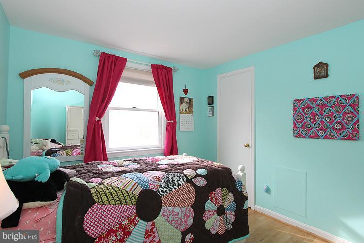 8400 Aqueduct Road Potomac, MD 20854 - Photo 6 of 25 Bedroom