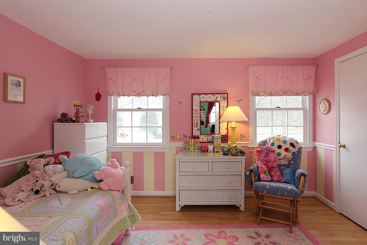 8400 Aqueduct Road Potomac, MD 20854 - Photo 8 of 25 Bedroom