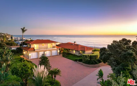 $9,995,000 | 29821 Pacific Coast Highway, Malibu, CA 90265