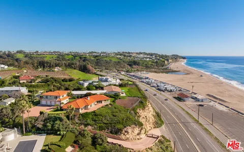$9,995,000 | 29821 Pacific Coast Highway, Malibu, CA 90265