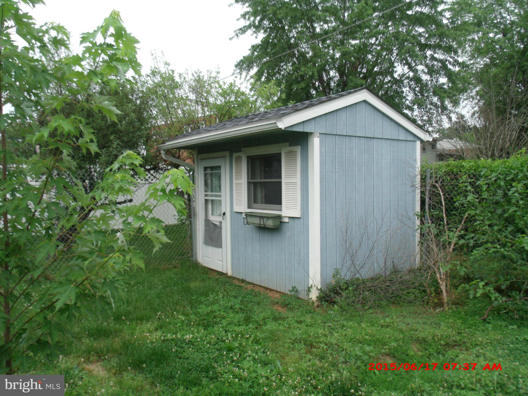 6045 Moorehead Road Catonsville, MD 21228 - Photo 11 of 11 Exterior (Rear)