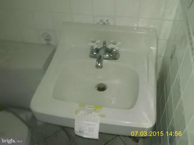 6045 Moorehead Road Catonsville, MD 21228 - Photo 5 of 11 Bath