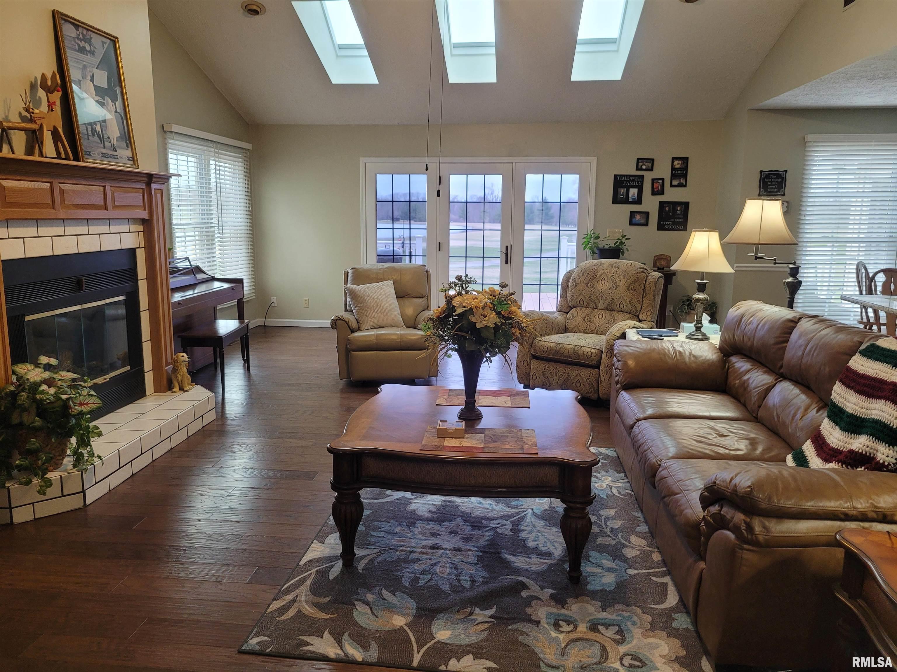 35 Country Club Road Mount Vernon, IL 62864 - Photo 4 of 31 Gallery Image 4