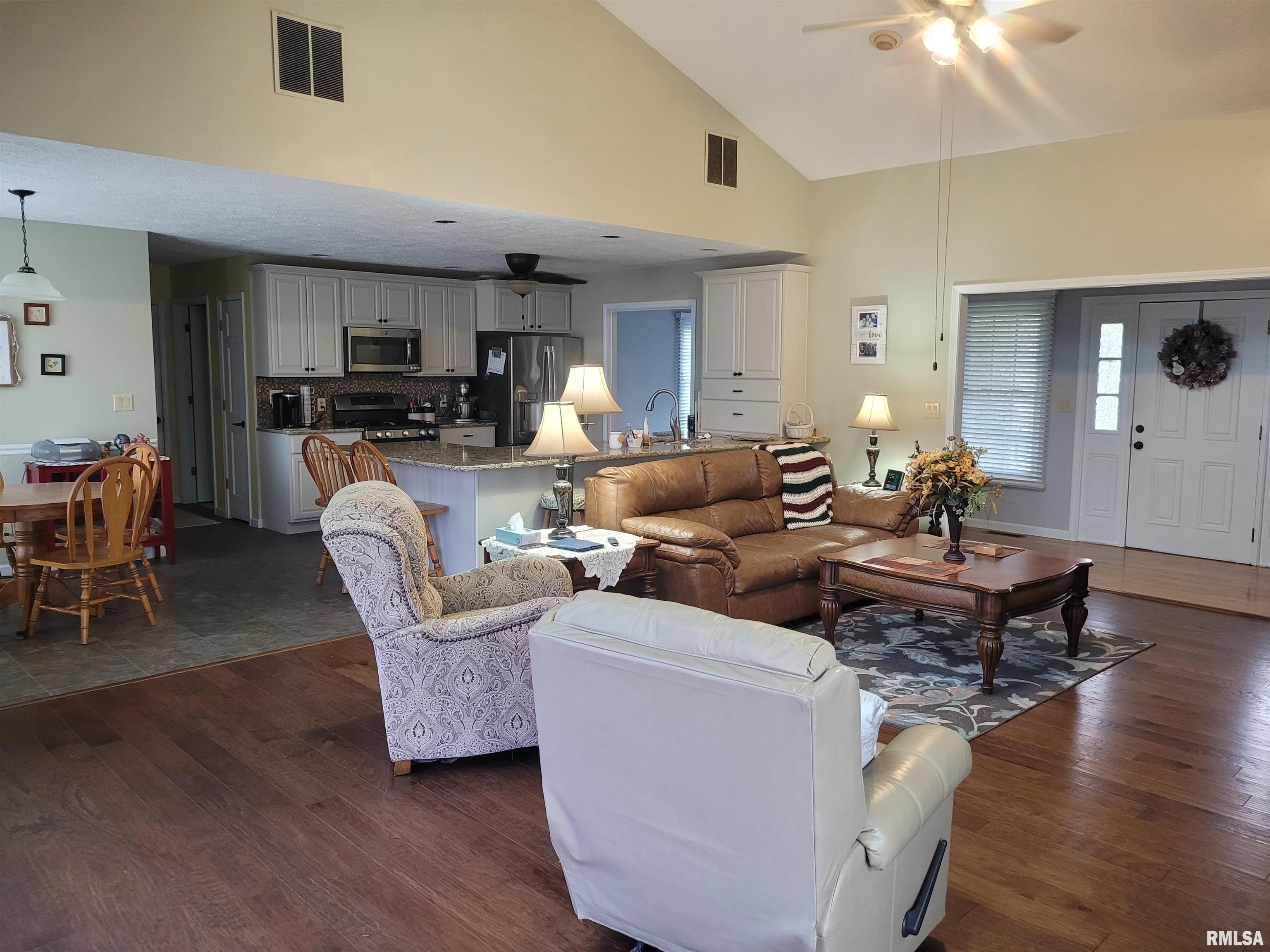 35 Country Club Road Mount Vernon, IL 62864 - Photo 7 of 31 Gallery Image 7