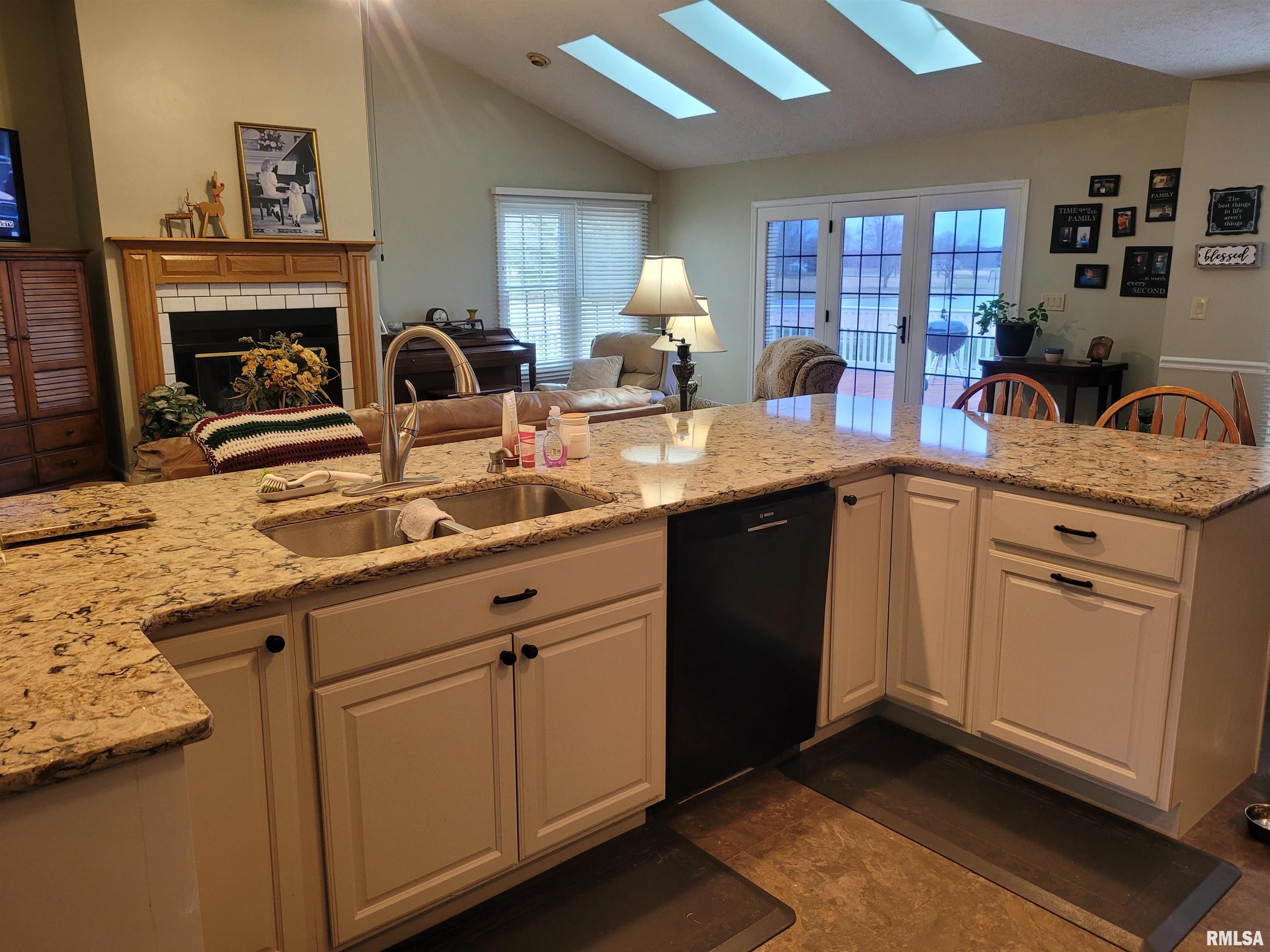 35 Country Club Road Mount Vernon, IL 62864 - Photo 9 of 31 Gallery Image 9