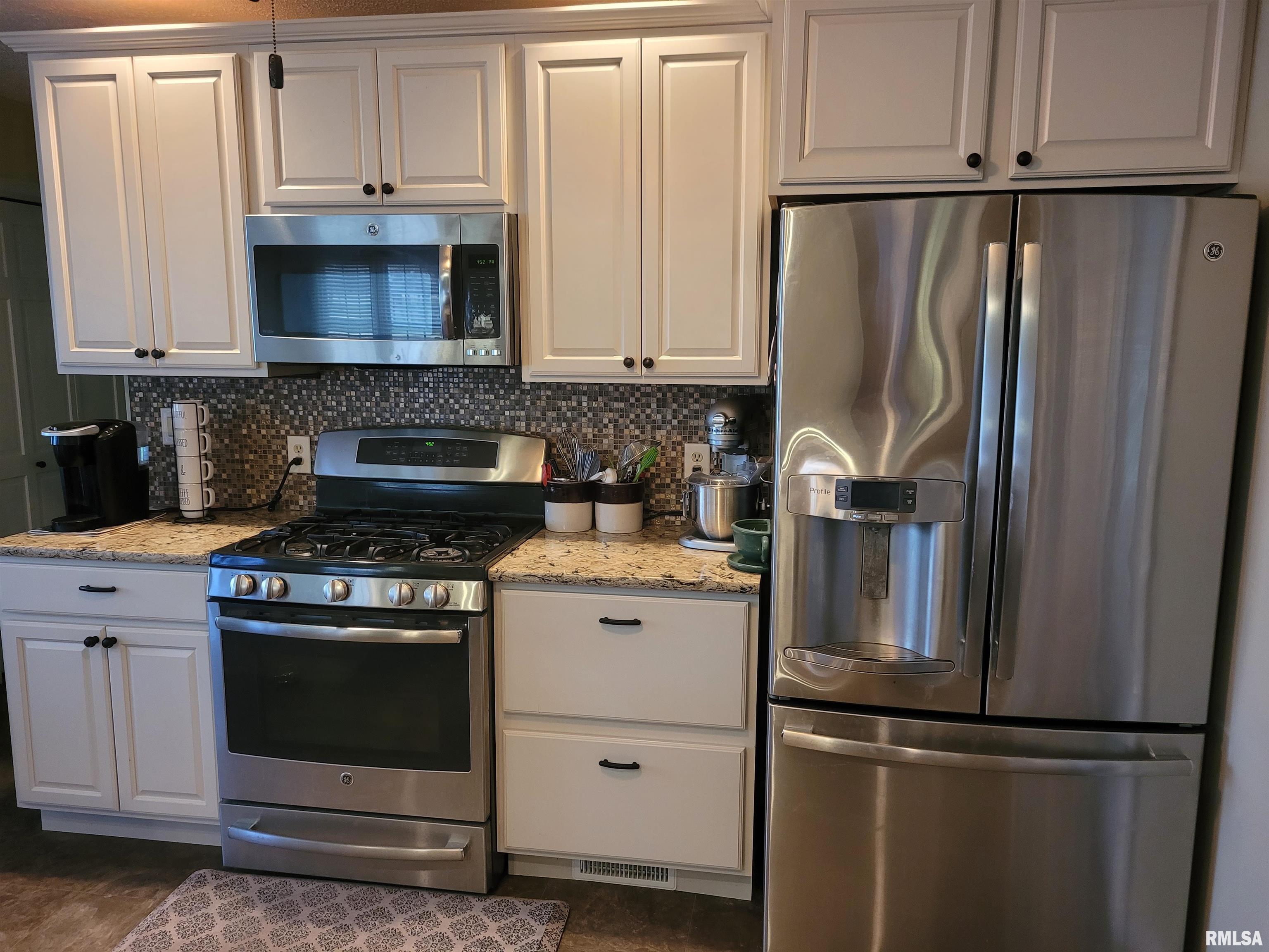 35 Country Club Road Mount Vernon, IL 62864 - Photo 10 of 31 Gallery Image 10
