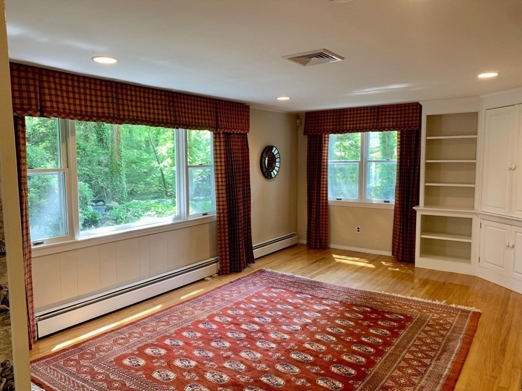 19 Muskeget Lane Barnstable, MA 02632 - Photo 7 of 38