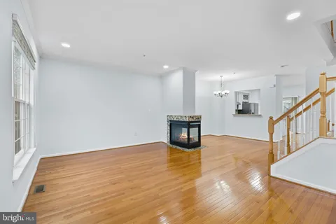 $695,000 | 9748 Washingtonian Boulevard, Gaithersburg, MD 20878