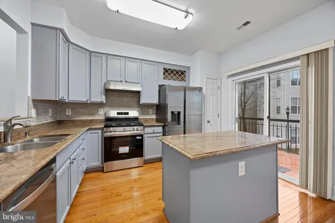 $695,000 | 9748 Washingtonian Boulevard, Gaithersburg, MD 20878