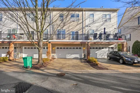 $695,000 | 9748 Washingtonian Boulevard, Gaithersburg, MD 20878