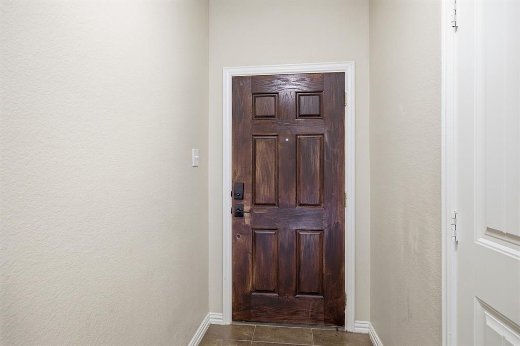 237 Corinna Court Hurst, TX 76053 - Photo 6 of 32