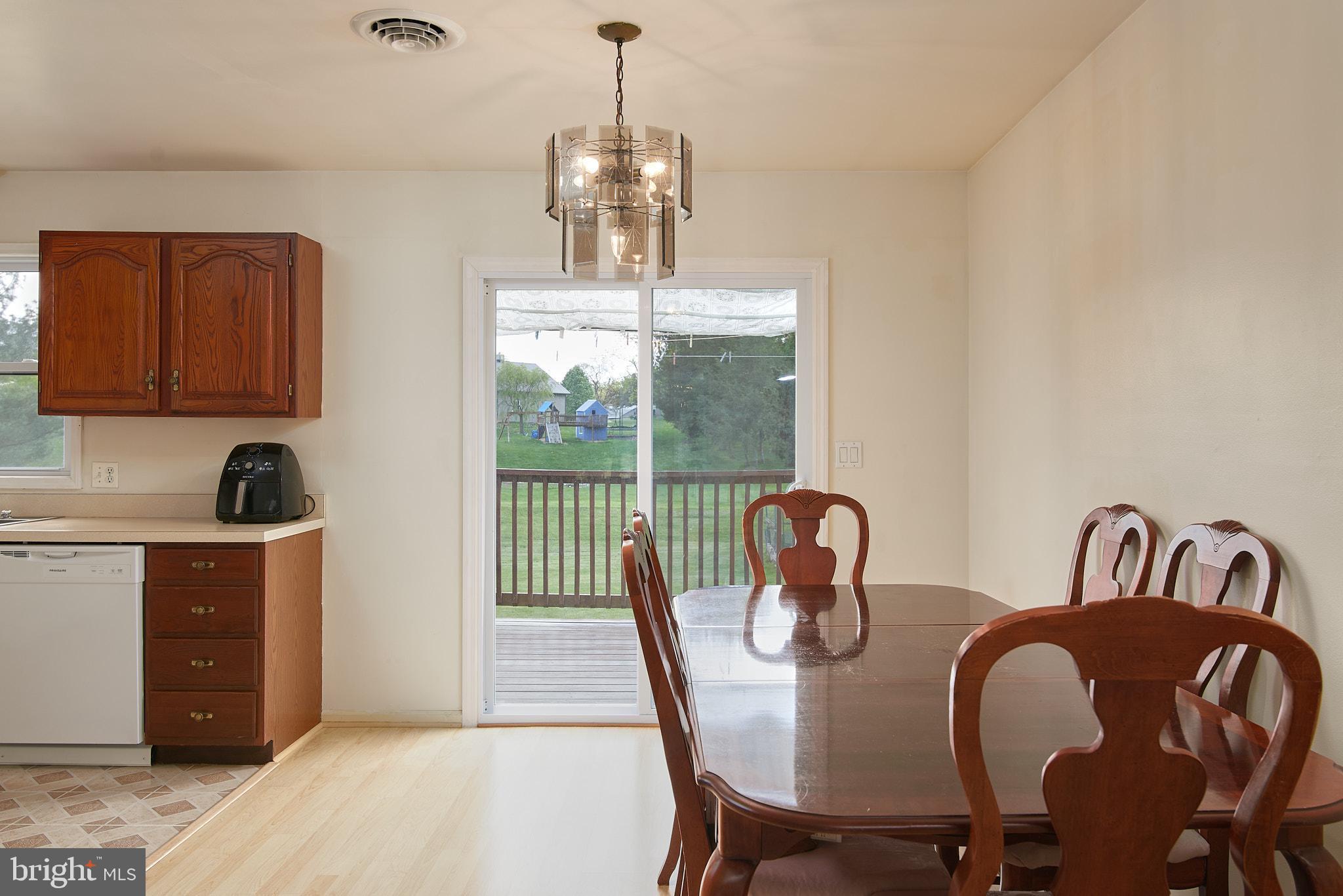 1420 East Newport Road Lititz, PA 17543 - Photo 4 of 19