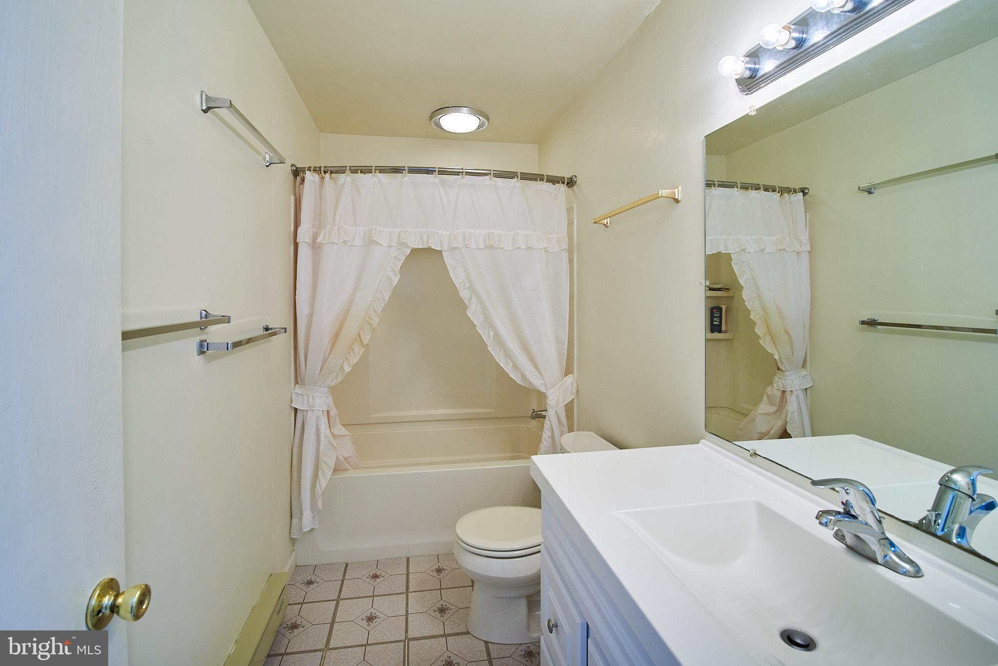 1420 East Newport Road Lititz, PA 17543 - Photo 7 of 19