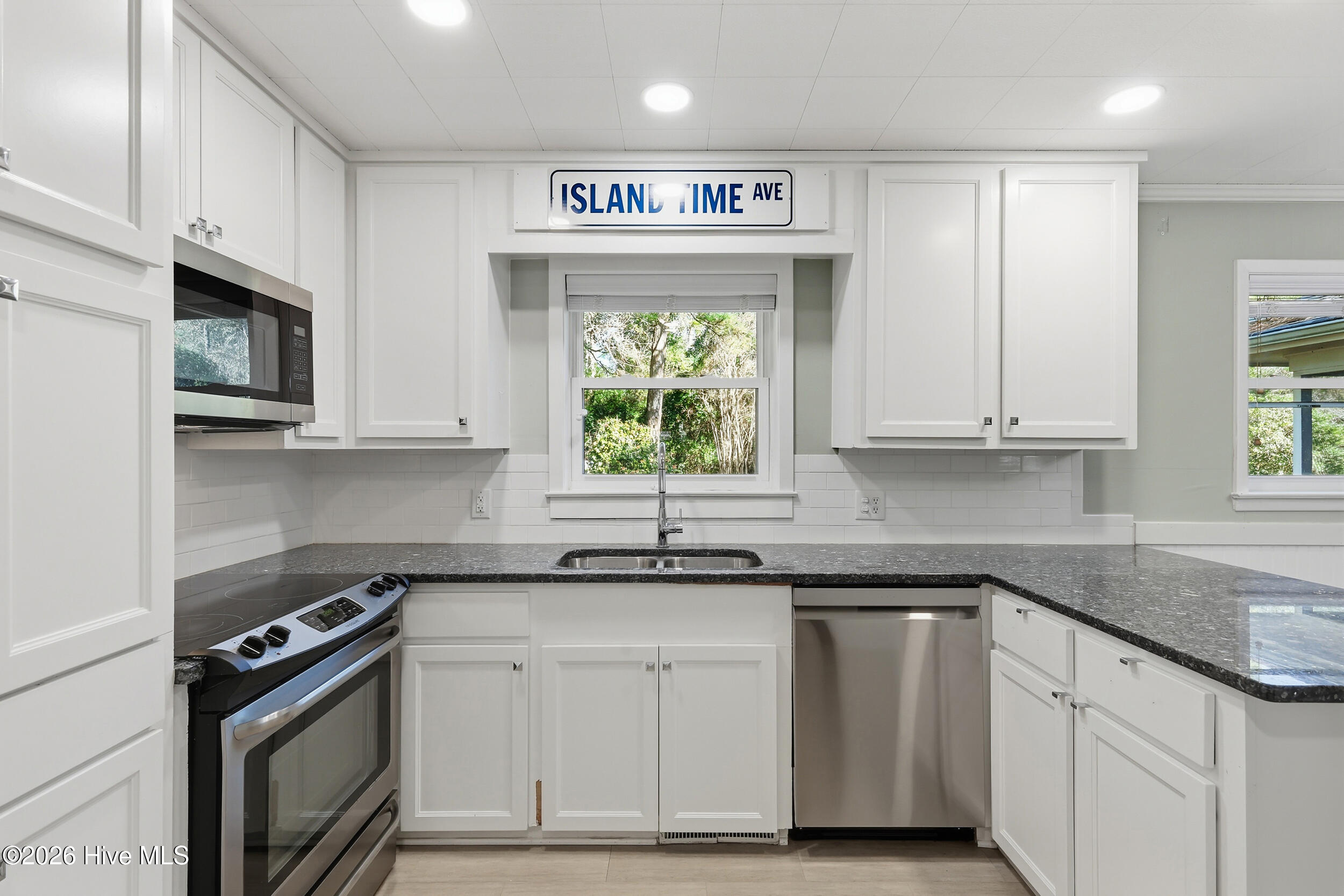 4419 Cascade Road Wilmington, NC 28409 - Photo 13 of 42 15_img_8320