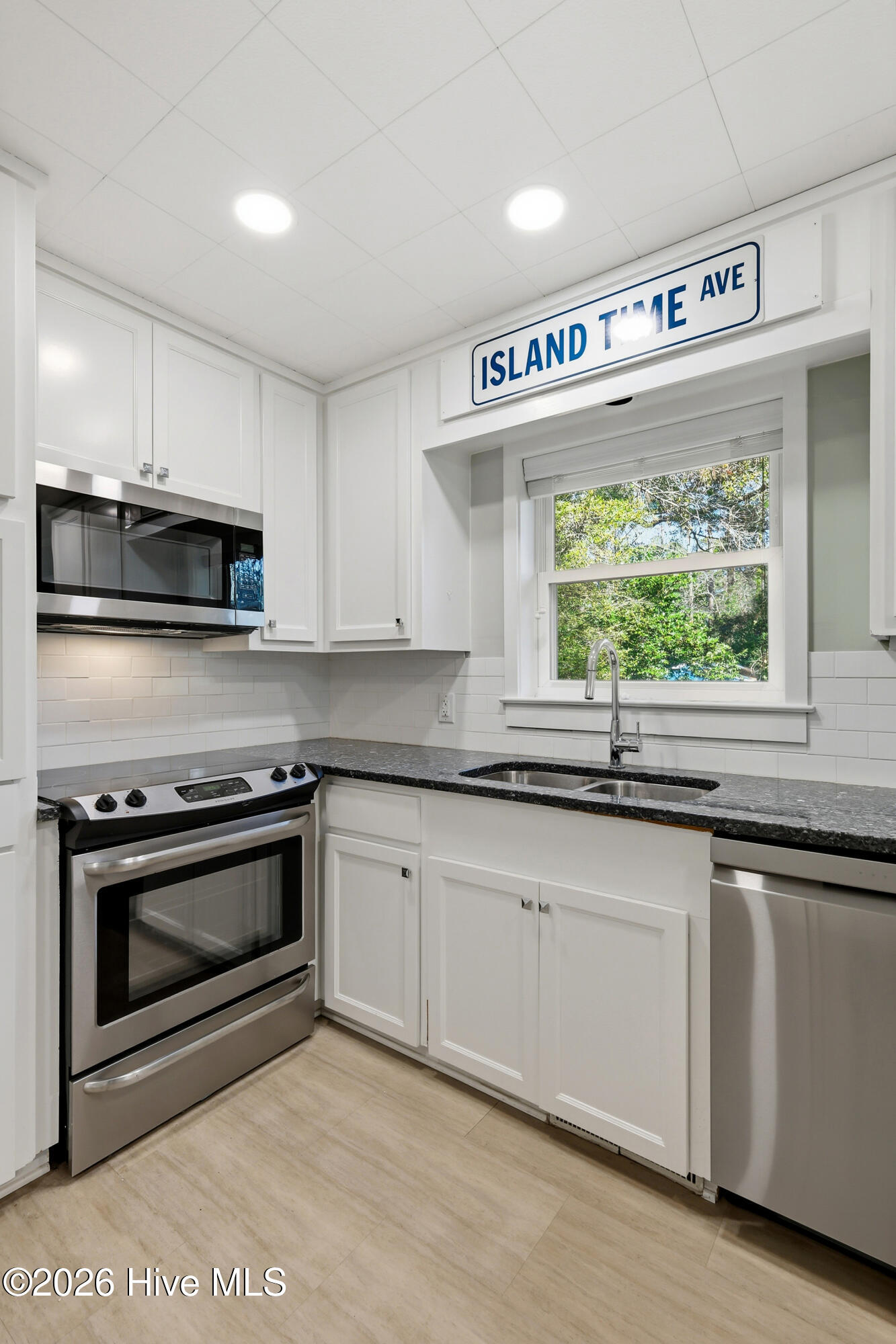 4419 Cascade Road Wilmington, NC 28409 - Photo 14 of 42 16_img_8329