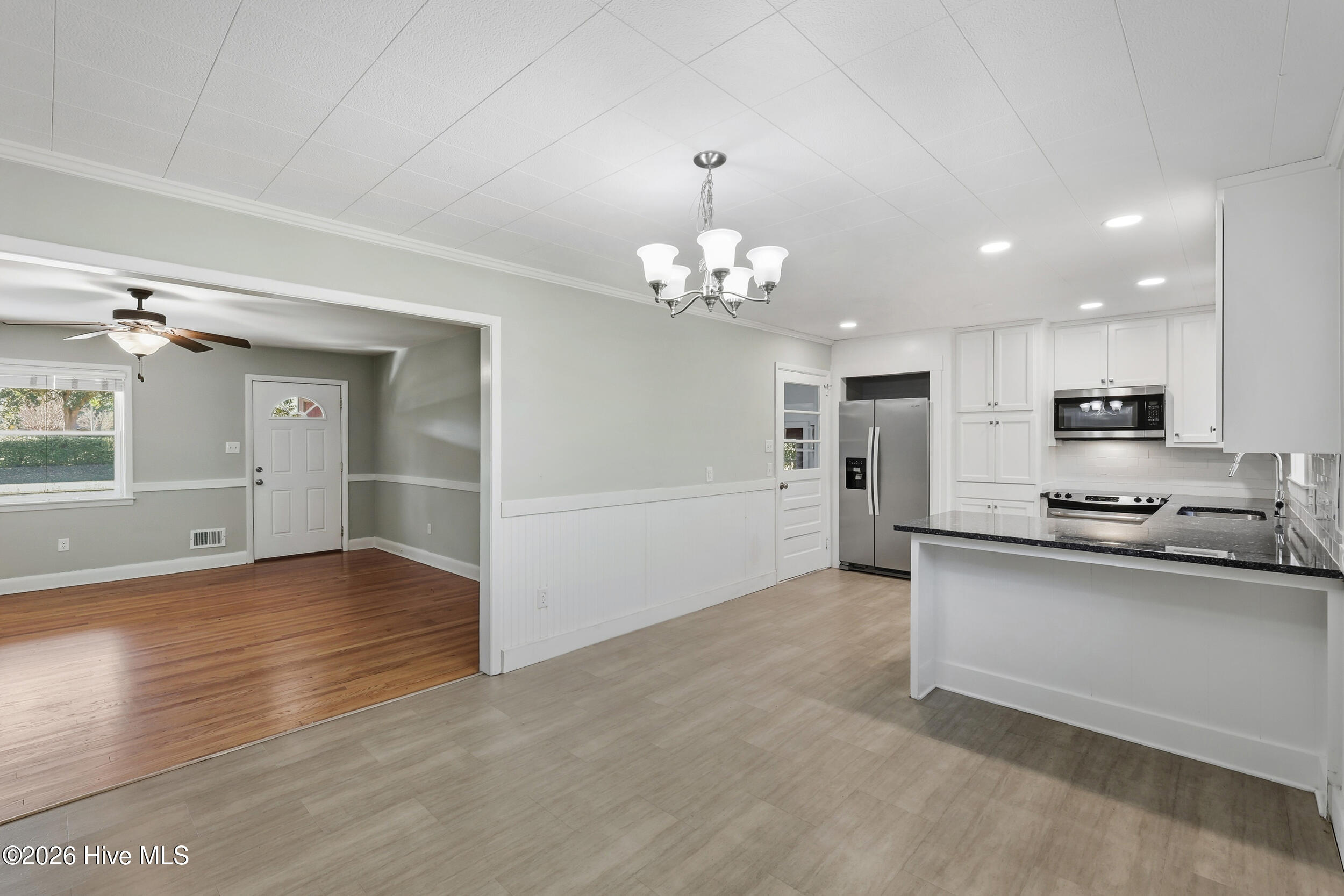 4419 Cascade Road Wilmington, NC 28409 - Photo 9 of 42 18_img_8308