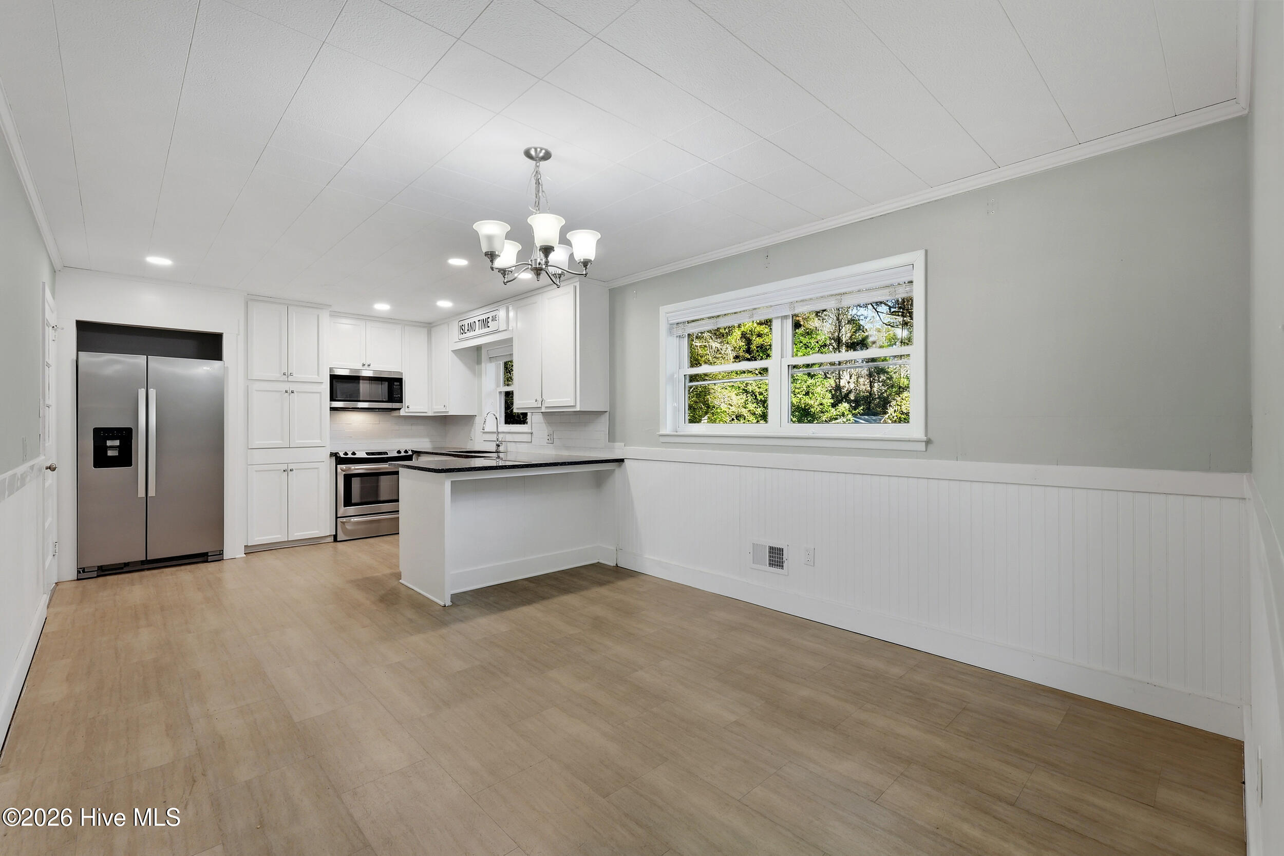 4419 Cascade Road Wilmington, NC 28409 - Photo 10 of 42 12_img_8305