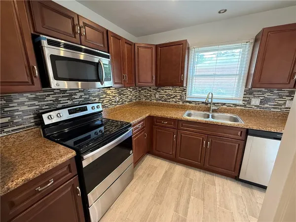$2,200 | 2910 Webb Bridge Road, Alpharetta, GA 30009