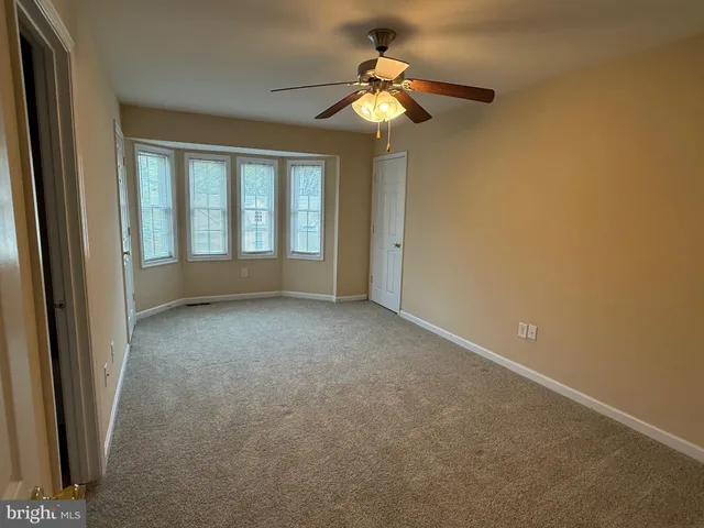 a view of empty room with window