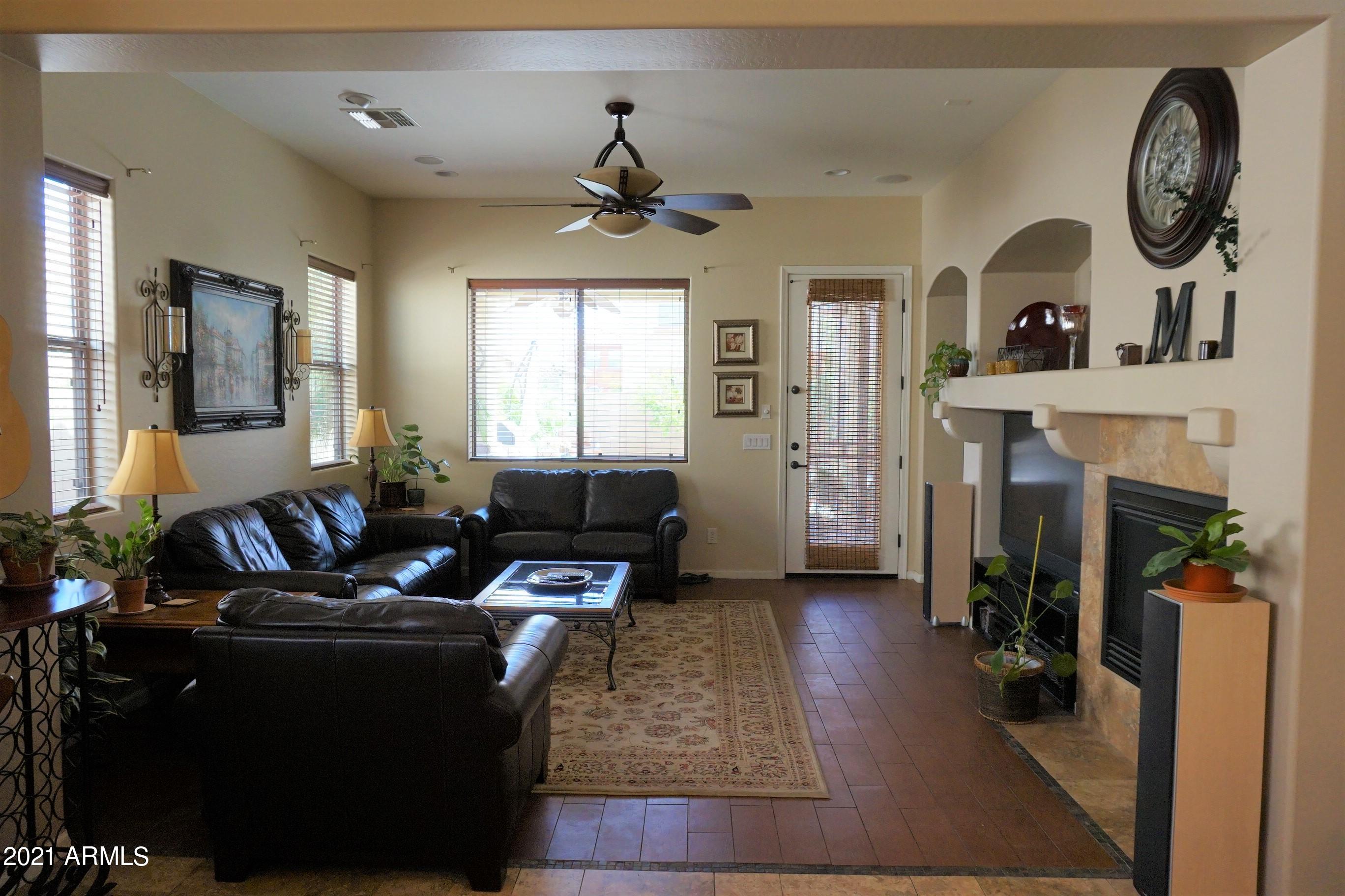1857 South Racine Lane Gilbert, AZ 85295 - Photo 13 of 36 Living Room
