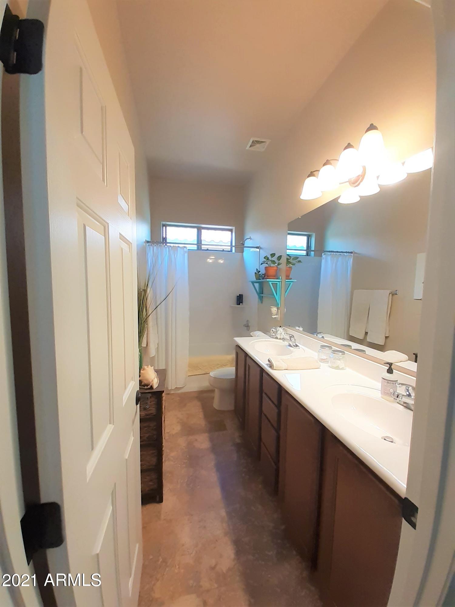 1857 South Racine Lane Gilbert, AZ 85295 - Photo 15 of 36 Guest bath