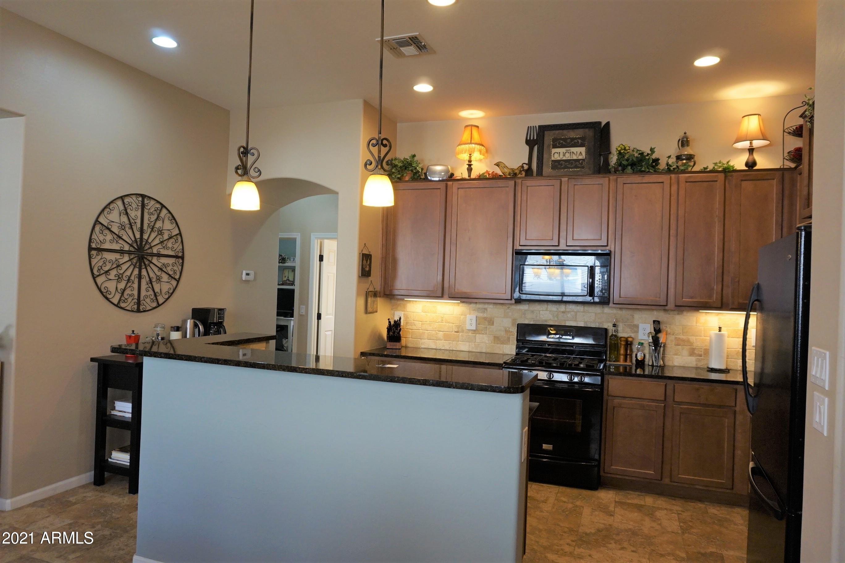 1857 South Racine Lane Gilbert, AZ 85295 - Photo 10 of 36 kitchen