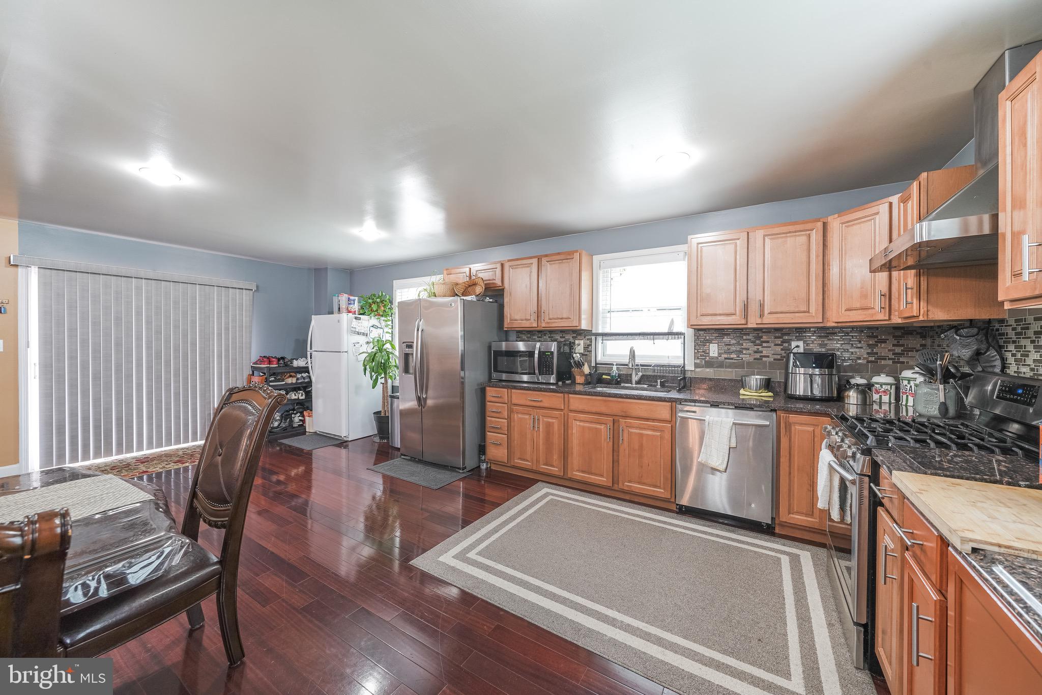 11505 Veirs Mill Road Silver Spring, MD 20902 - Photo 22 of 87 KITCHEN