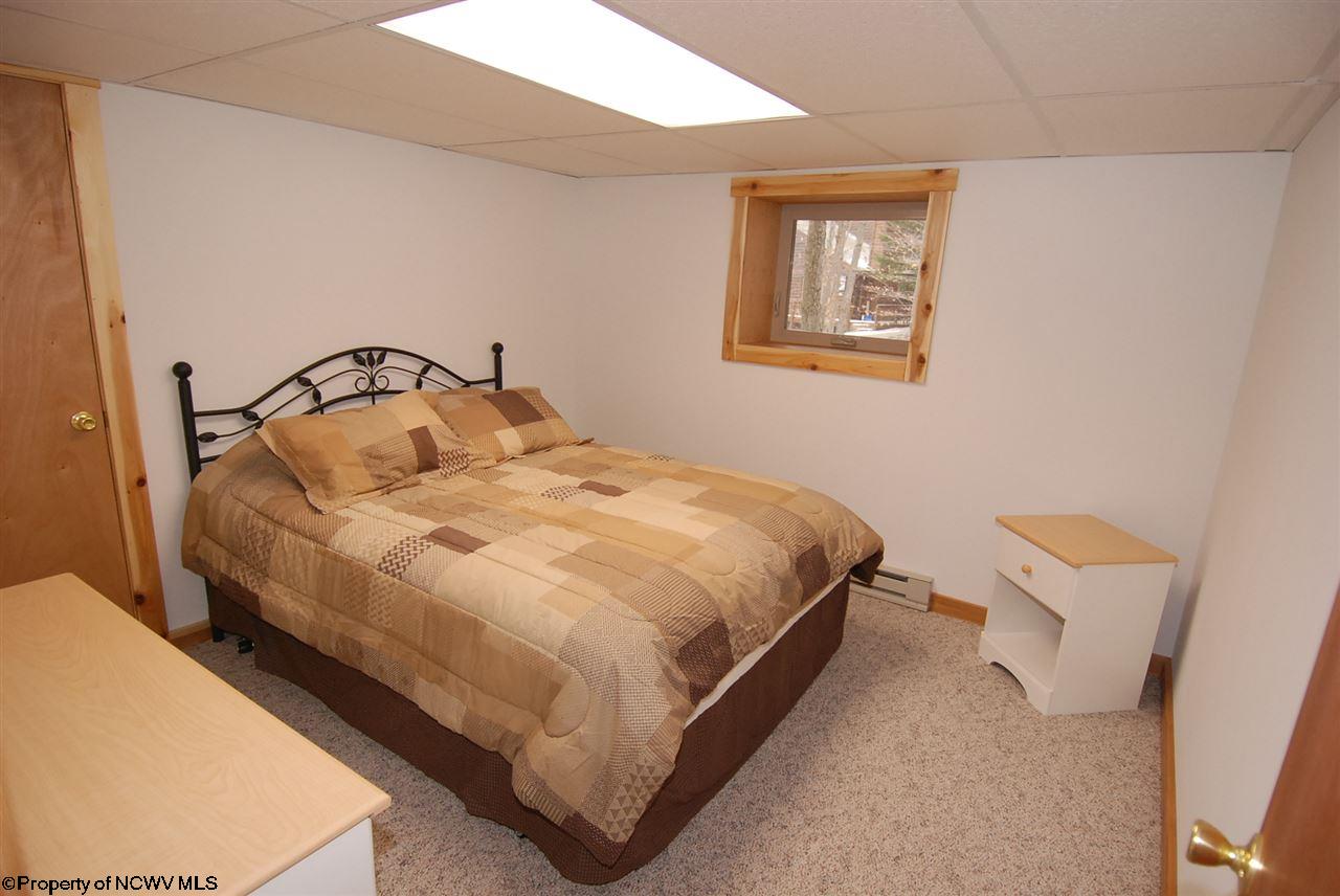 26 Ski In Court Davis, WV 26260 - Photo 12 of 20 Gallery Image 12
