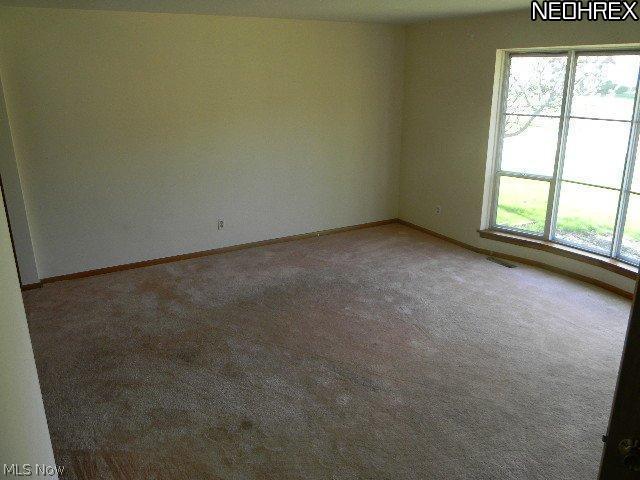2535 Dentzler Road Parma, OH 44134 - Photo 3 of 16