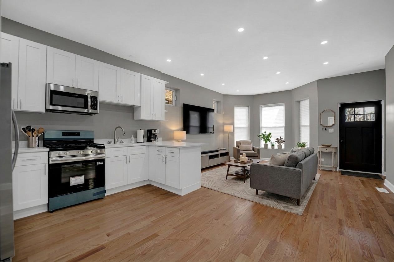 4528 West Maypole Avenue Chicago, IL 60624 - Photo 2 of 25