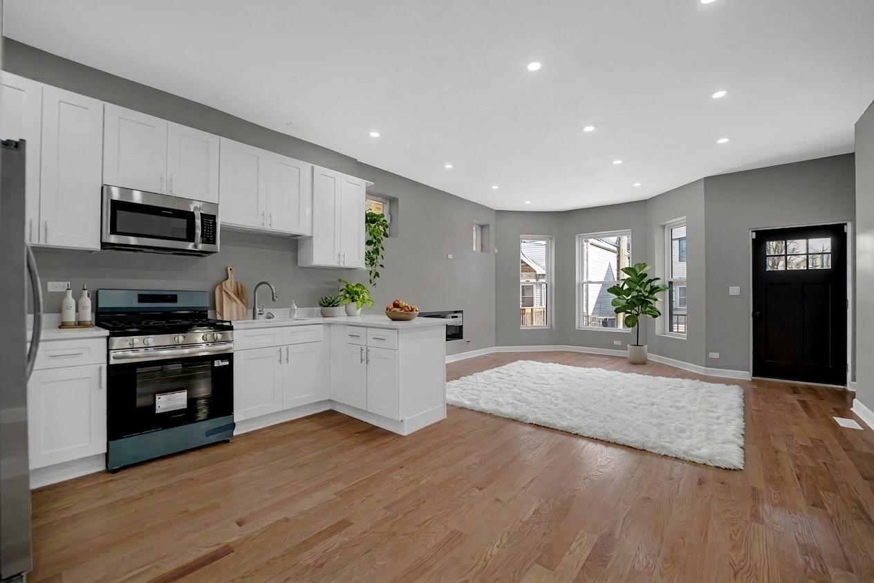 4528 West Maypole Avenue Chicago, IL 60624 - Photo 3 of 25