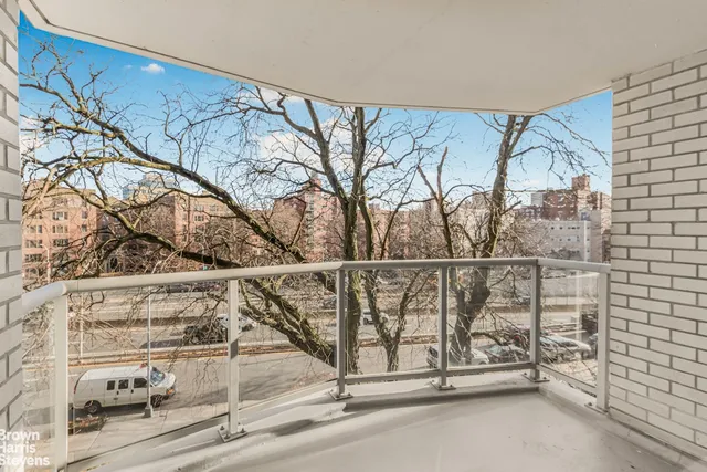 $360,000 | 3333 Henry Hudson Parkway, Unit 4B | Riverdale
