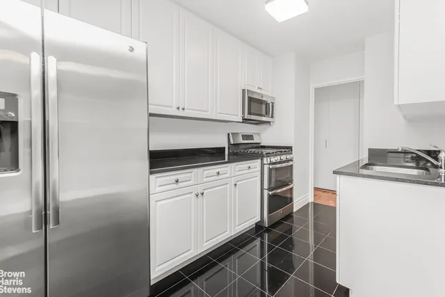 $360,000 | 3333 Henry Hudson Parkway, Unit 4B | Riverdale