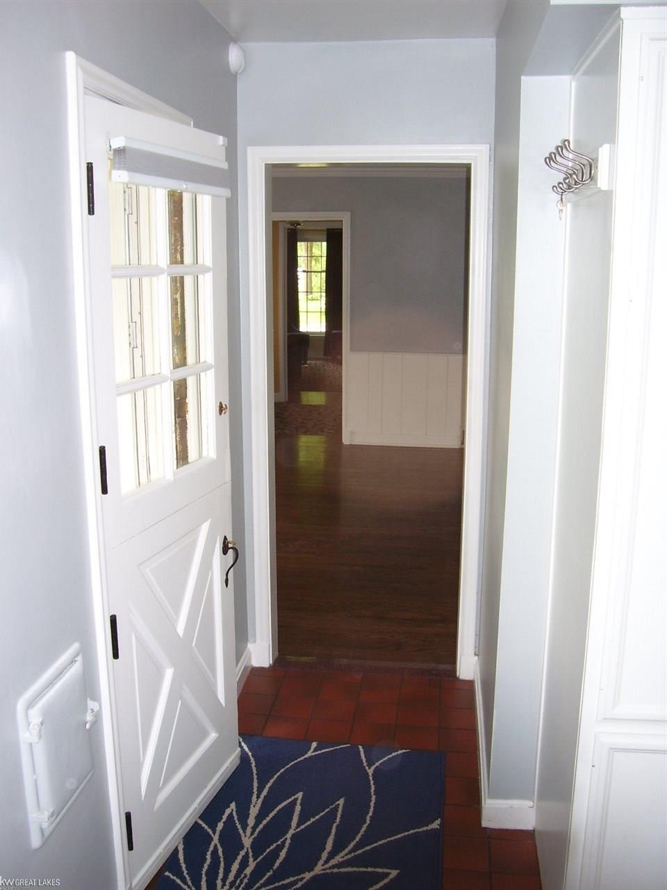 680 Hampton Road Grosse Pointe Woods, MI 48236 - Photo 8 of 44