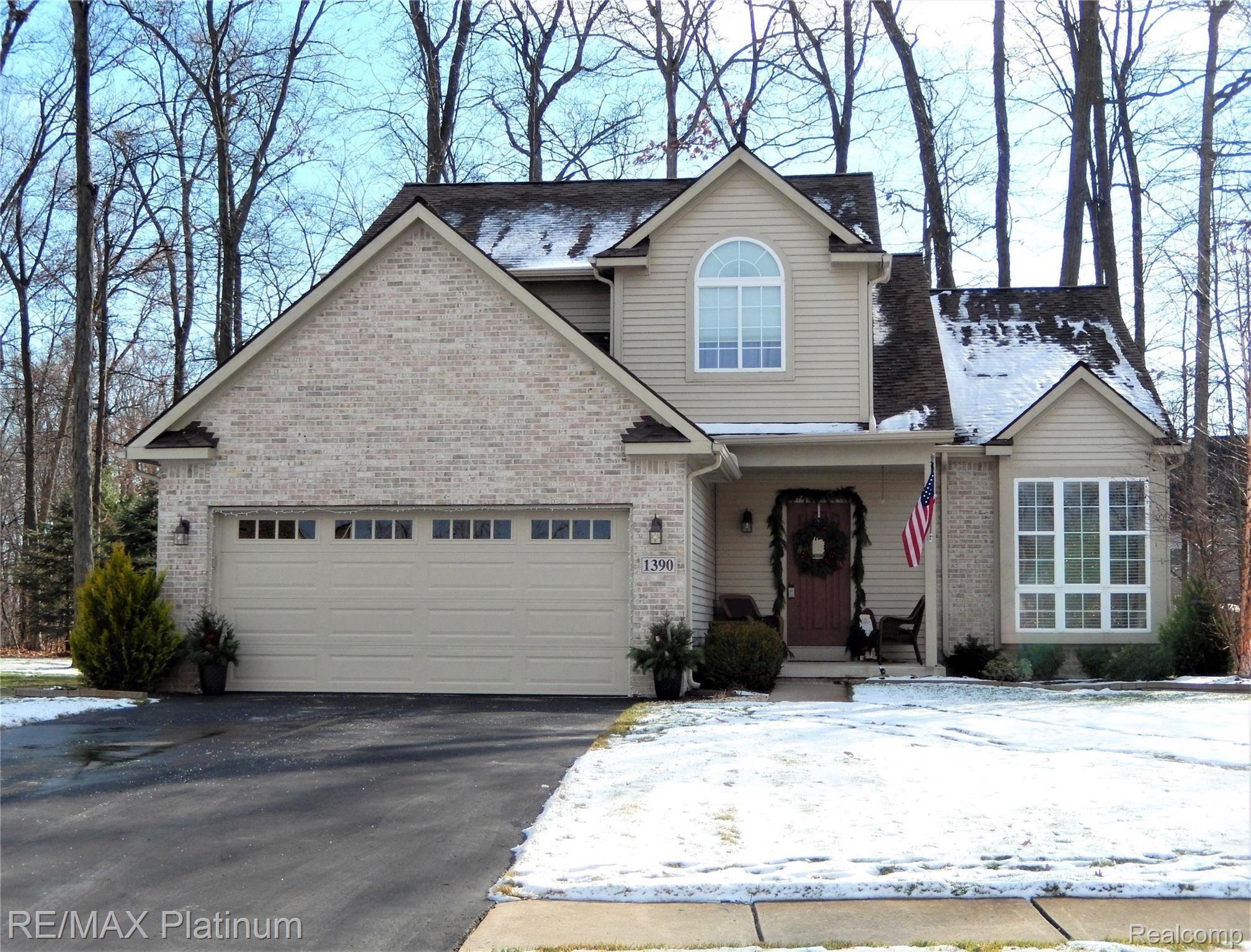 1390 Remsing Street Hartland, MI 48353 - Photo 2 of 67 2.JPG