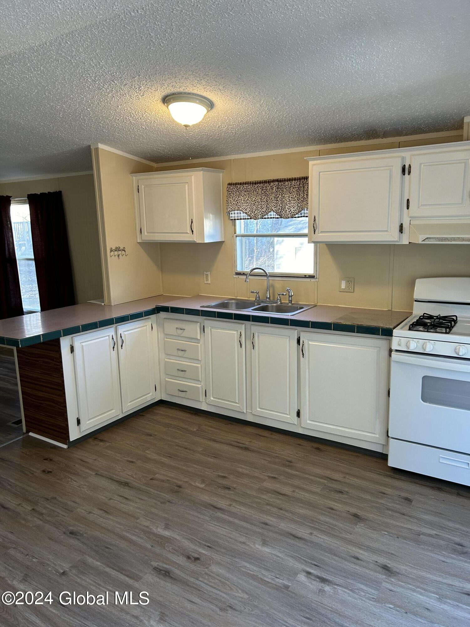 980 Murray Road, Unit LOT 18 Greenfield, NY 12850 - Photo 5 of 12 IMG_2527