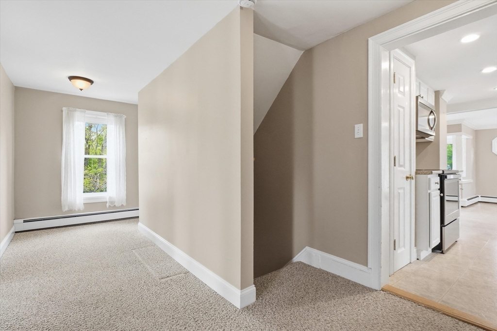 27 Haverhill Road, Unit B Amesbury, MA 01913 - Photo 18 of 36