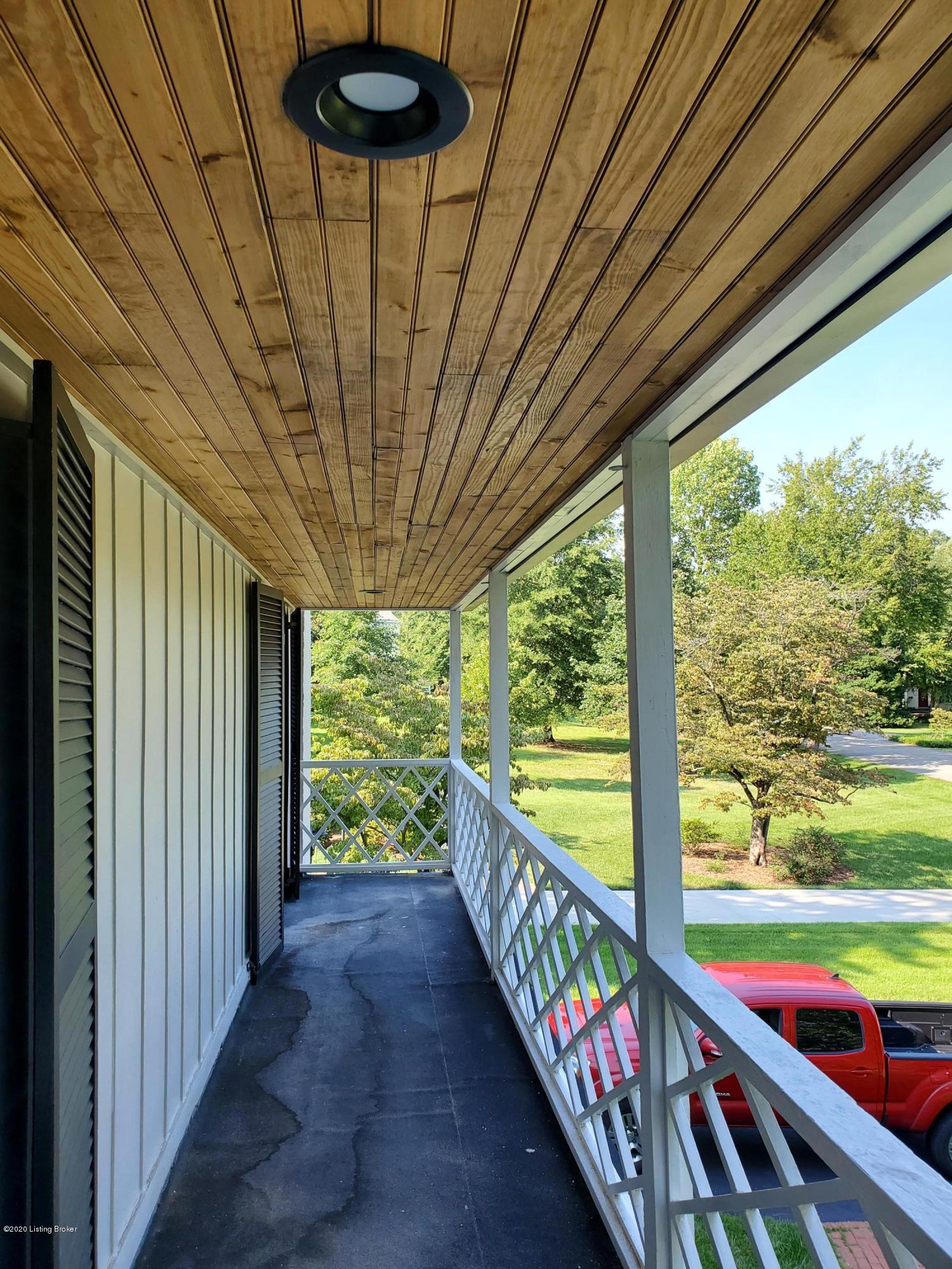 302 Old Farm Road Louisville, KY 40207 - Photo 6 of 33 302oldfarm6