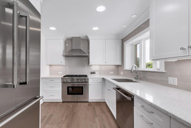 5220 Wolf Road Western Springs, IL 60558 - Photo 8 of 22