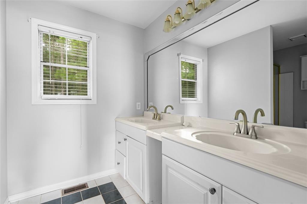 2820 Highpoint Road Snellville, GA 30078 - Photo 16 of 35