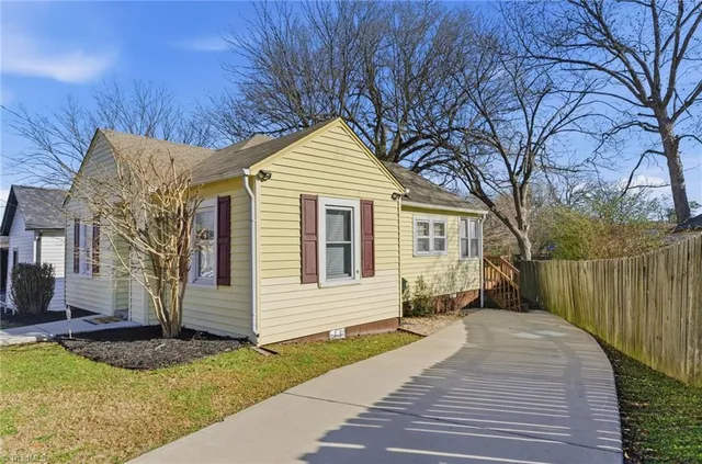 $164,900 | 15 Church Street, Thomasville, NC 27360