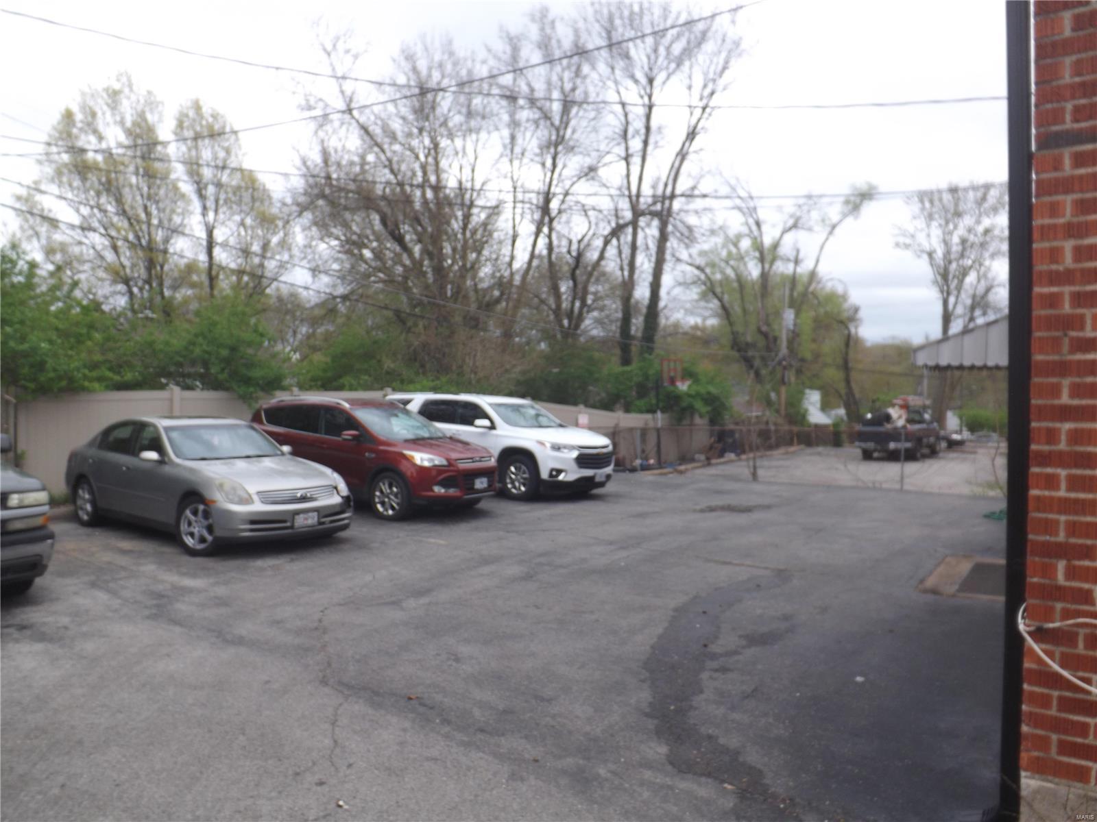 6910 MacKenzie Road St. Louis, MO 63123 - Photo 7 of 22 Gallery Image 7
