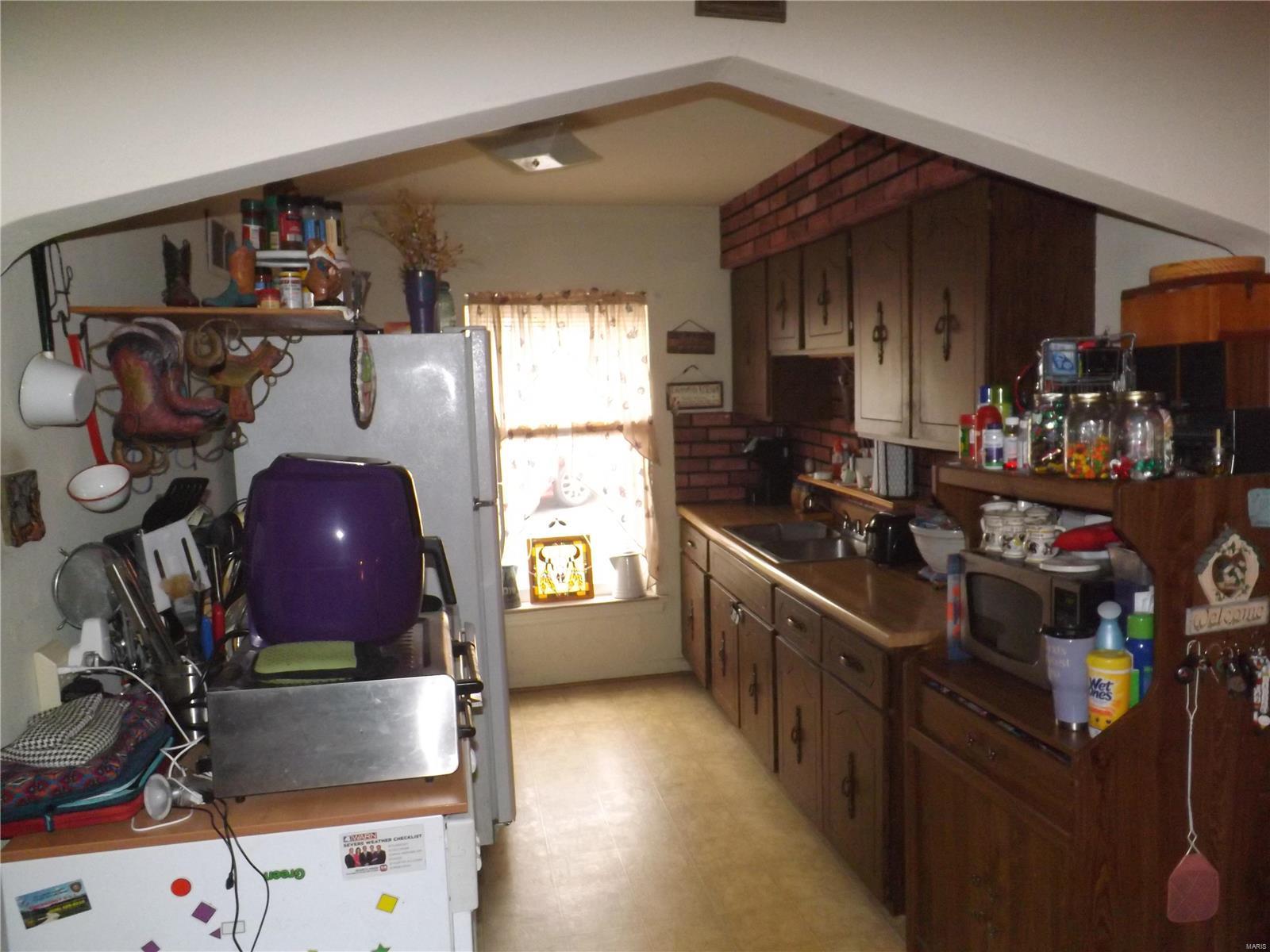 6910 MacKenzie Road St. Louis, MO 63123 - Photo 9 of 22 Gallery Image 9