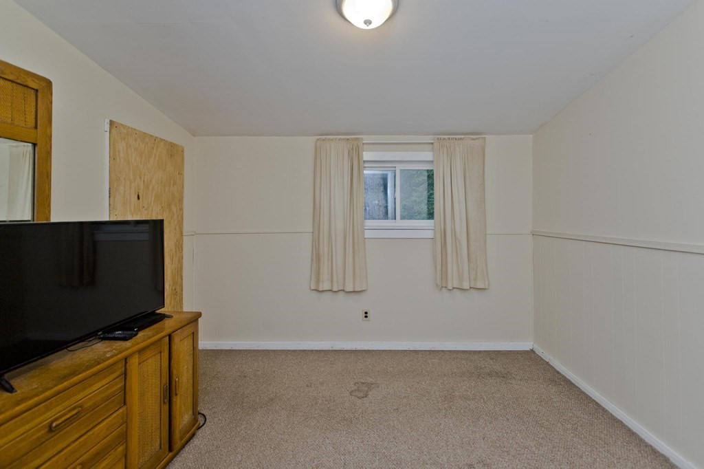 129 Long Pond Road Westfield, MA 01085 - Photo 13 of 30